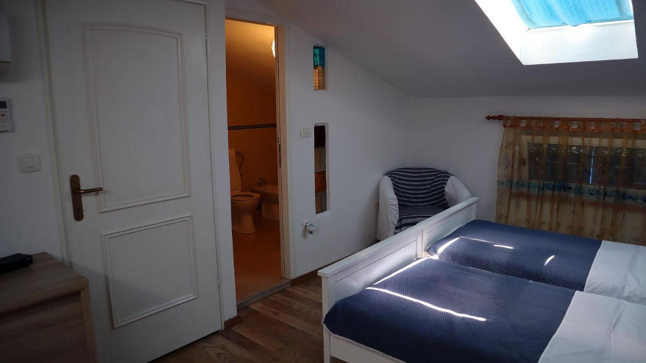 "Art House" Rovinj-Holiday, Holiday Home To Rent Rovinjsko Selo Kültér fotó